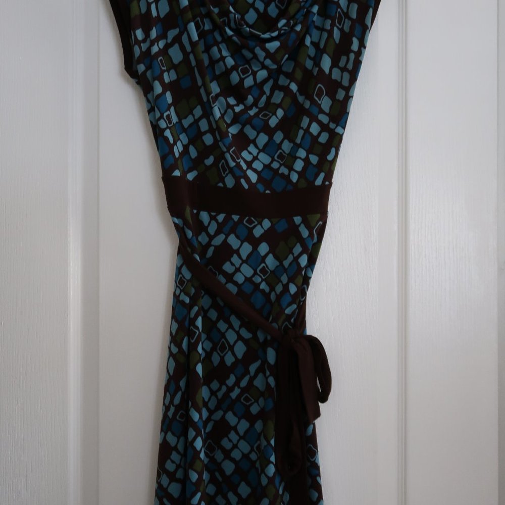 Dress - Picture 2 of 2